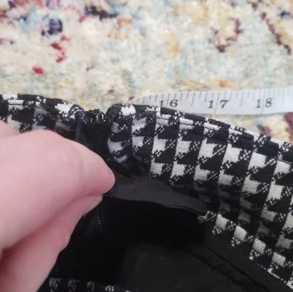 CAbi Reina 21 Club Houndstooth Suit Skirt Sz 0 - Picture 6 of 11